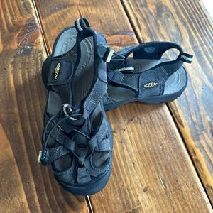 Keen Whisper Sandals Womens 7 Black Grey Waterproof‎ Hiking Water Shoes Gorpcore